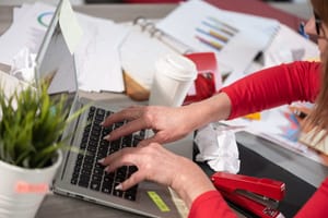 Milion adresów spamu w indeksie Google. Jak je usunąć i czego nie robić